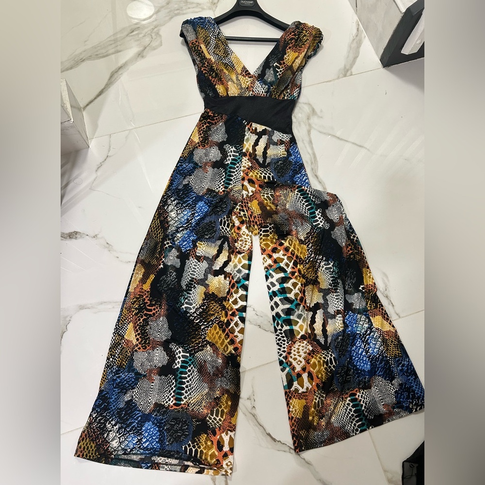 Symphony Multicolor Wide-Leg Printed Jumpsuit with V-Neck Size S